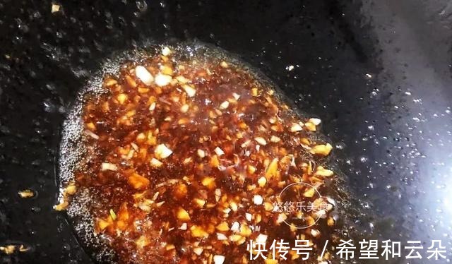 低脂低卡的蔬菜,加入它,大火一炒,清脆爽口,满满的维生素!