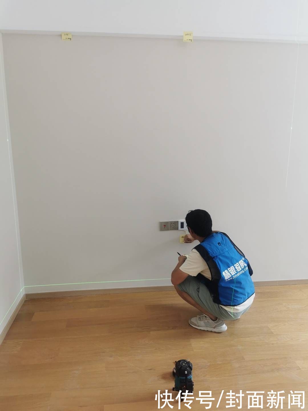 验房|封面验房团走进鑫苑城：木地板软榻、卫生间吊顶渗水