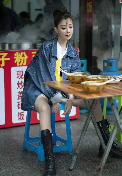 外套|美女穿男装外套玩裤子失踪，配骑士靴长腿，美貌十足！