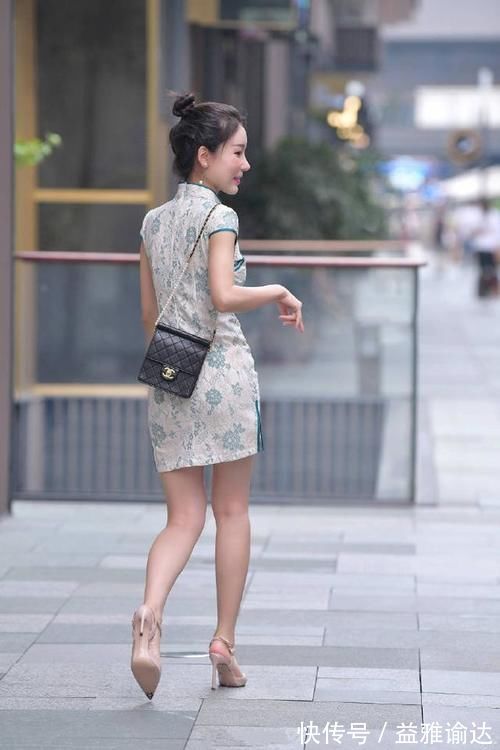 古风 美女穿搭:古风旗袍的端庄典雅,符合中年女性的韵美