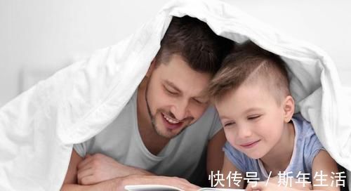 露肩装|“暖男宝宝”火了,宝妈穿露肩装外出,娃担心“走光”不停拉衣服