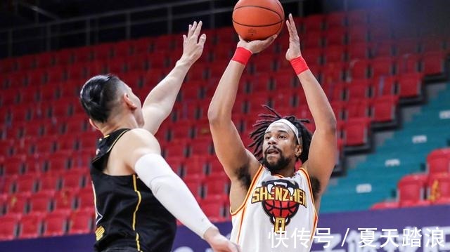 布克|4連敗！偽強(qiáng)隊(duì)為何只是缺少一個沈梓捷，深圳隊(duì)就如此不禁打