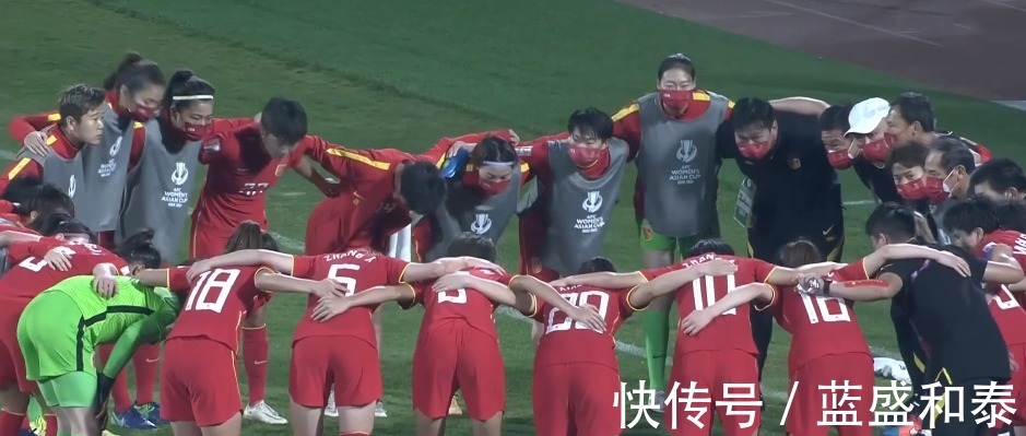 绝杀球|8倍镜回放女足挡出绝杀球,门将后位立奇功,国足这俩人羞愧吗!