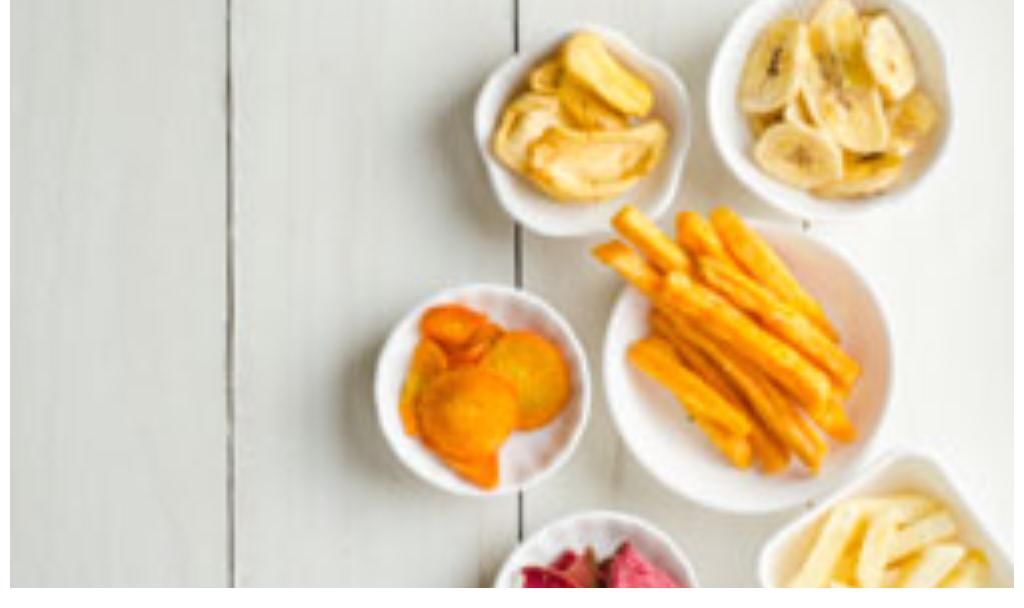 羊奶粉|坚果是骨质疏松的“加速器”?提醒父母:3种食物,或许也该少吃