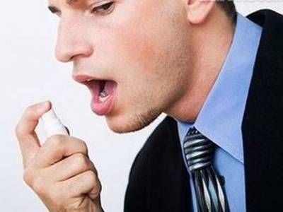 女生每天坚持吃黄瓜，养颜瘦身，排毒抗皱促健康，好处多多