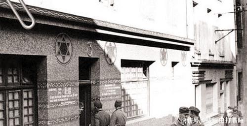 士兵|二战老照片纳粹士兵排队上慰安所，年轻女子被剃掉头发不停抹泪