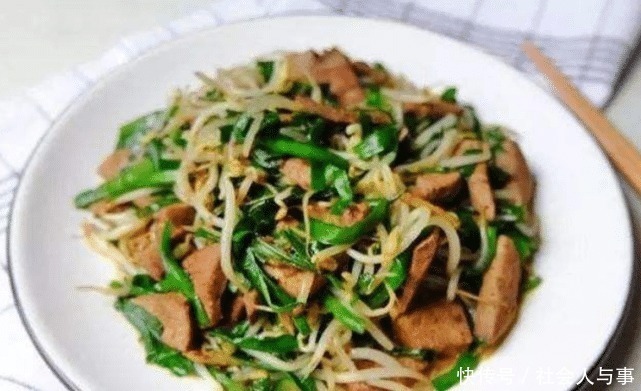 脸色|韭菜和它是绝配,隔三差五吃,视力好了,气血双补,脸色更红润