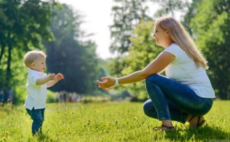 疾病|这才是宝宝正常会走路的时间，过晚可能与疾病有关！