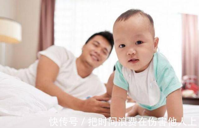 口诀|0-12个月宝宝大动作发育时间表,你家娃达标没新手爸妈收藏