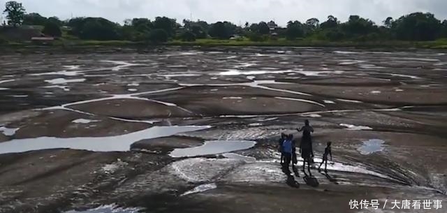 全球|全球最大沥青湖：没有一滴水，沥青储量超1千万吨，足以开采273年