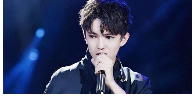 从《歌手》到《追光吧》,一首《Stranger》见证迪玛希的成长