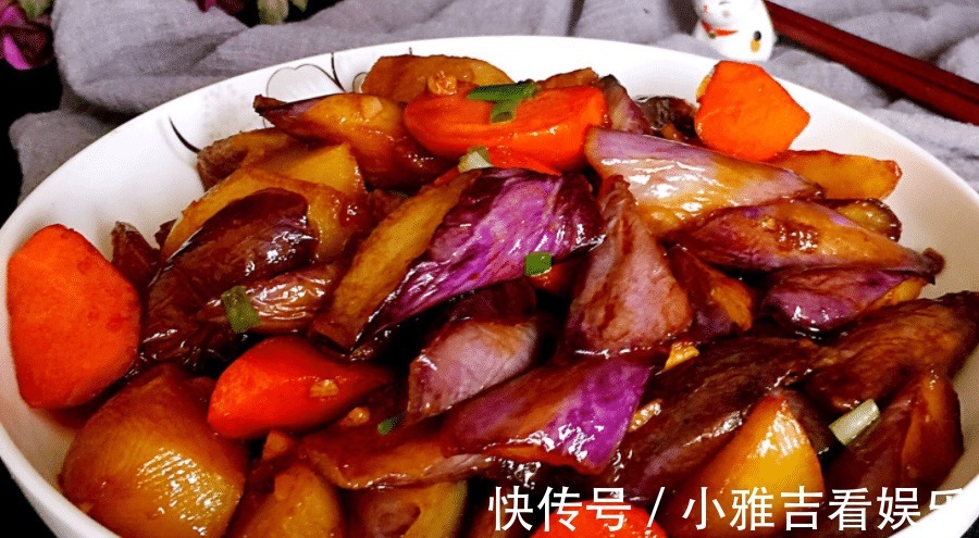 做法|土豆炖茄子，简单的做法，不寻常的味道