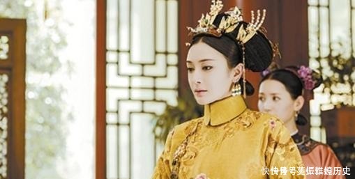 为什么清朝满族女子耳朵上有三个耳环,而汉族只有一对呢