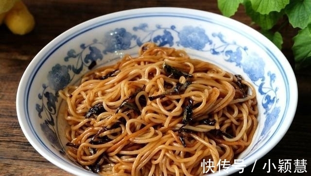 葱油|葱油面好吃不难做, 掌握住方法就能做出一碗色香味俱全的葱油拌面