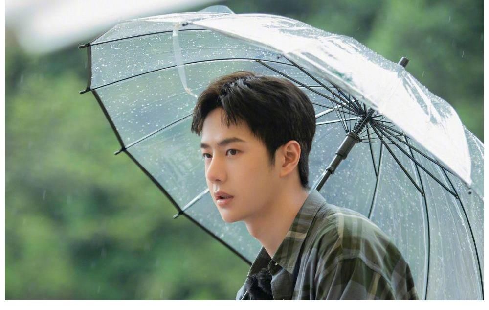 《天天向上》阵容翻新，大张伟、王一博均不在场，粉丝：好聚好散