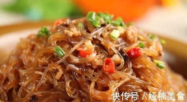 炒粉丝时，别焯水后就炒！加上这这1步，粉丝就不会粘锅了