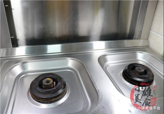 把一只牙膏挤在生姜上，很多人都不懂有啥用，我也是才知道，厉害