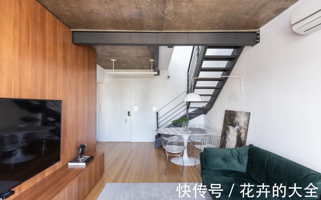 客厅|4口人挤61㎡小宅,无奈在客厅上方搭建楼板,一层变两层宽敞多了