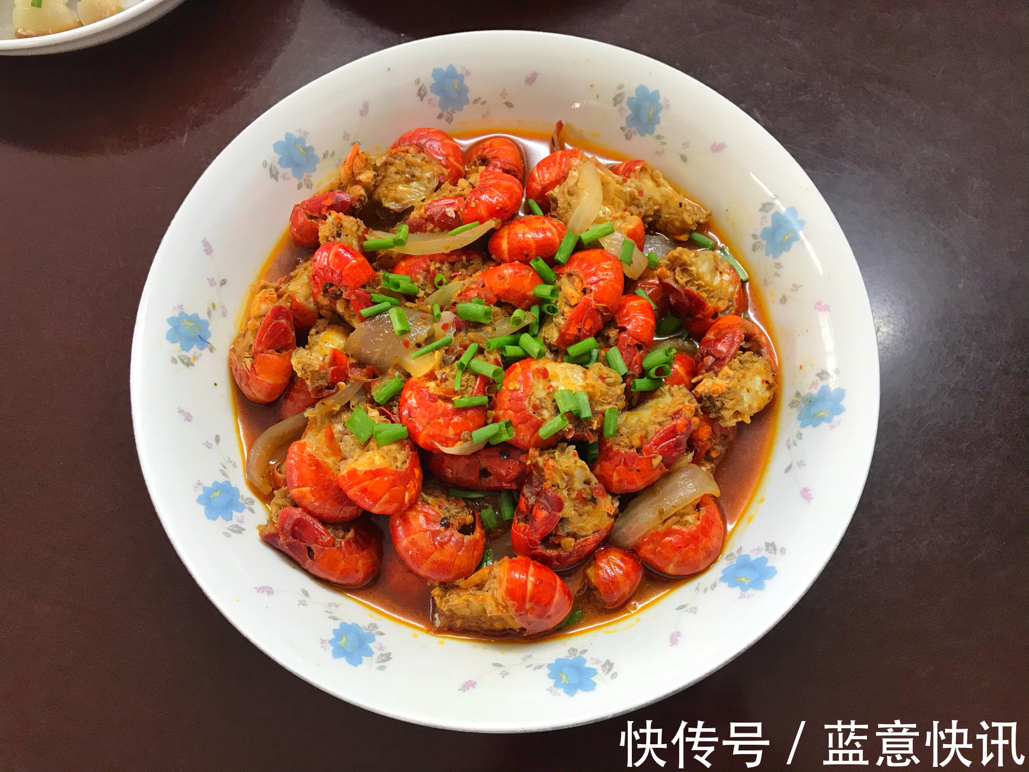 一家三口的晚餐,4菜1汤,夏天如此搭配,吃得舒坦,实惠又健康