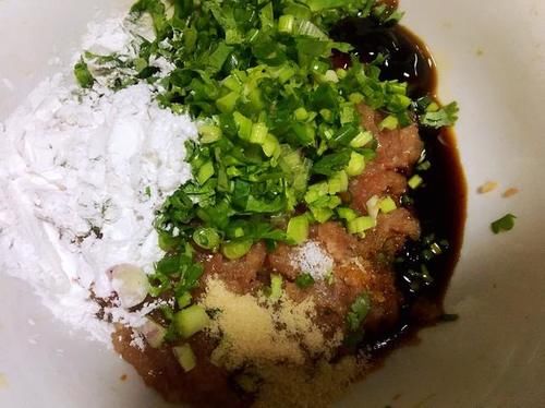  肉末|杏鲍菇换一种新吃法，加入肉泥，蒸一蒸就出锅，味道太鲜美了