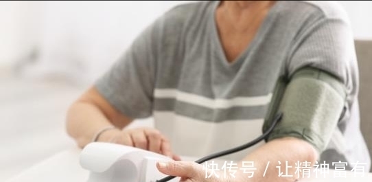 高血压者|男子晕倒入院,脑梗要重视,医生直言:高血压者有4个表现要重视