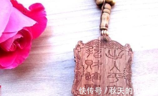 微微一笑#老秀才上联:“登楼望南北”,学童随口下联,老人:前途无量!