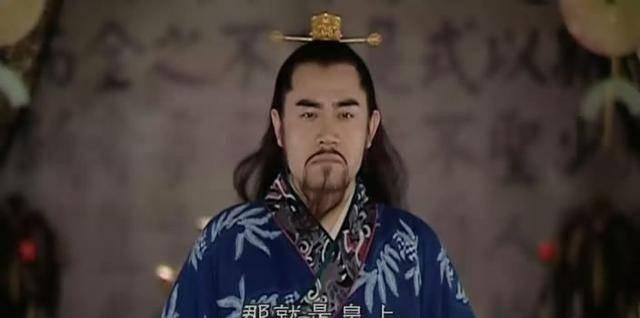 长生不老#皇帝无意出丑,小宫女没忍住笑出了声,谁知这一笑却改变了命运