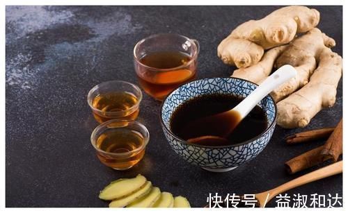 经血|女性月经期间,就算再喜欢,这四种水也都别碰,否则子宫会很遭罪