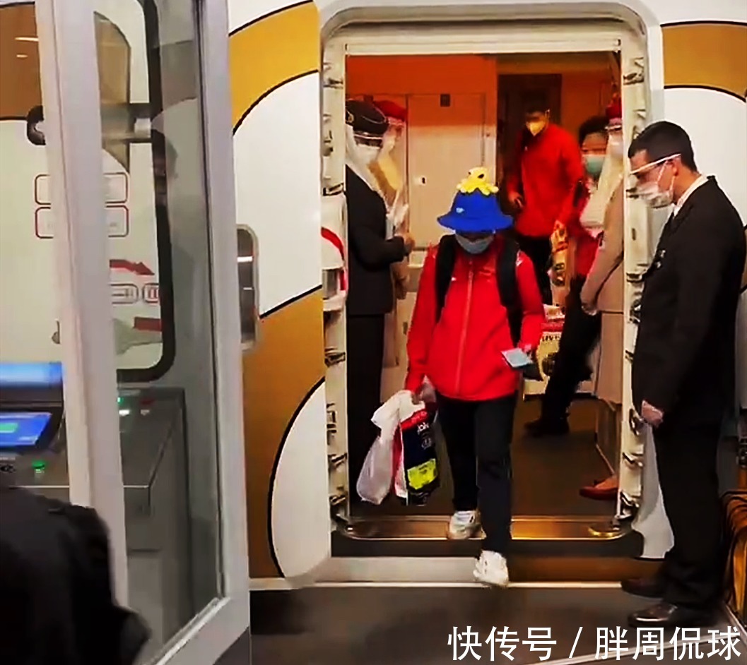 中国队|全红婵巨额奖金如何使用?14岁奥运冠军令人心疼,奖金分用两处