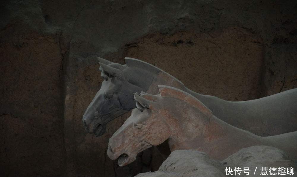 就算|关羽的刀重82斤,就算人能拿动马也不行啊?你想错了。