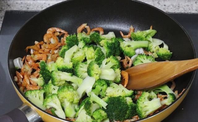 满分|总嫌炒西兰花味道太寡淡原来调料没放对,这么做,美味指数满分