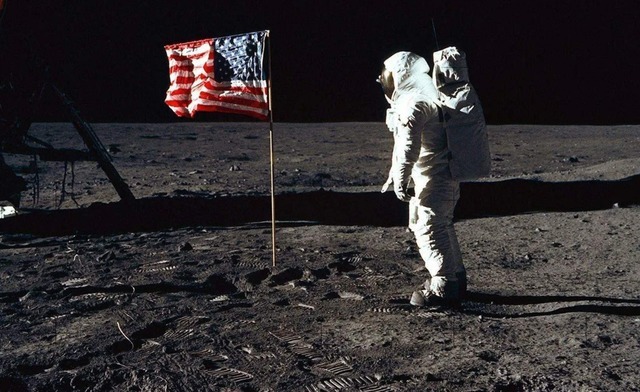 中国 嫦五怎么没消息了,美国登月是拍的?中国用0.5克赠送岩石揭秘