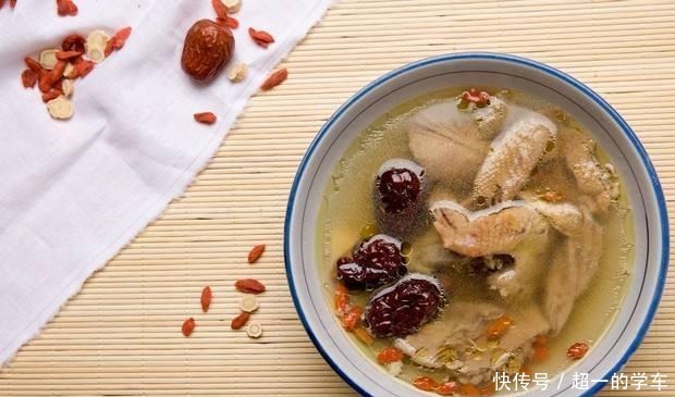 鸽子汤怎么炖才更好喝很多人弄错了,这样炖肉嫩不腥,又鲜又香