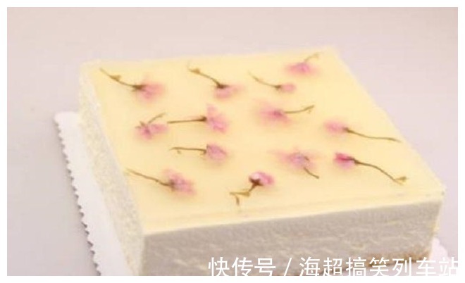 蛋糕|自制百香果慕斯蛋糕,酸酸甜甜的口味,让你吃了不再想去蛋糕店