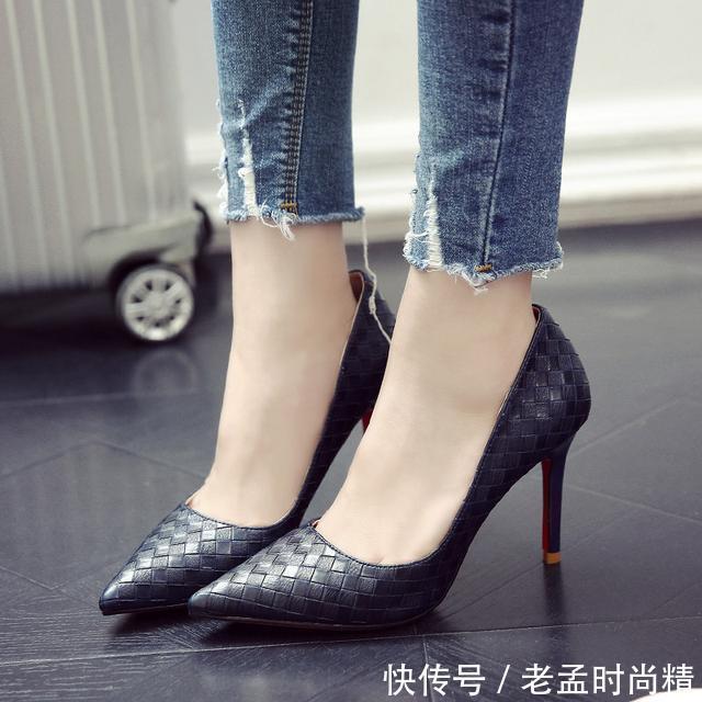 高跟鞋尖头|一双漂亮的脚,一定要有这么一双尖头高跟鞋,来衬托它的美