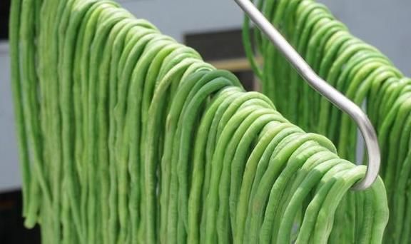 这5种蔬菜晒干后,比新鲜的还好吃,冬天炖肉很香,放一年都不坏