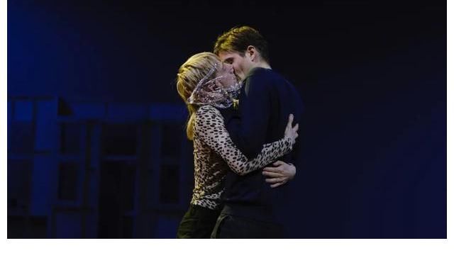 多兰|游子还乡 约等于不速之客