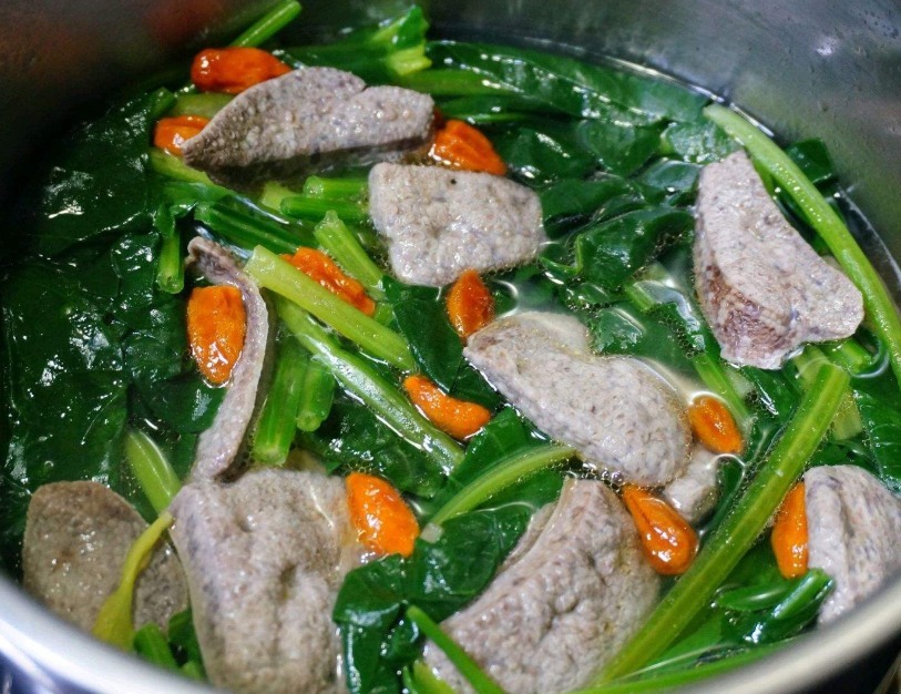 这碗汤,现在不喝亏大了,顺应时节营养足,脸色红润气色好