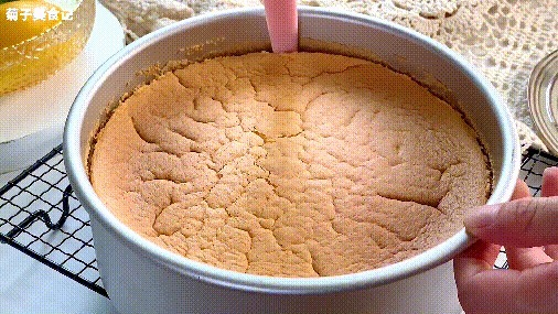 蛋糕为何开裂亲身实践，原因有三点，值得分享