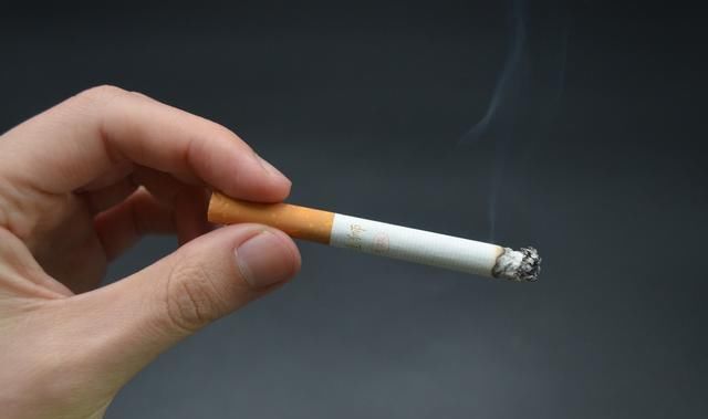 室内有烟味，不用开窗，一个简单的方法，抽再多的烟都能轻松去除