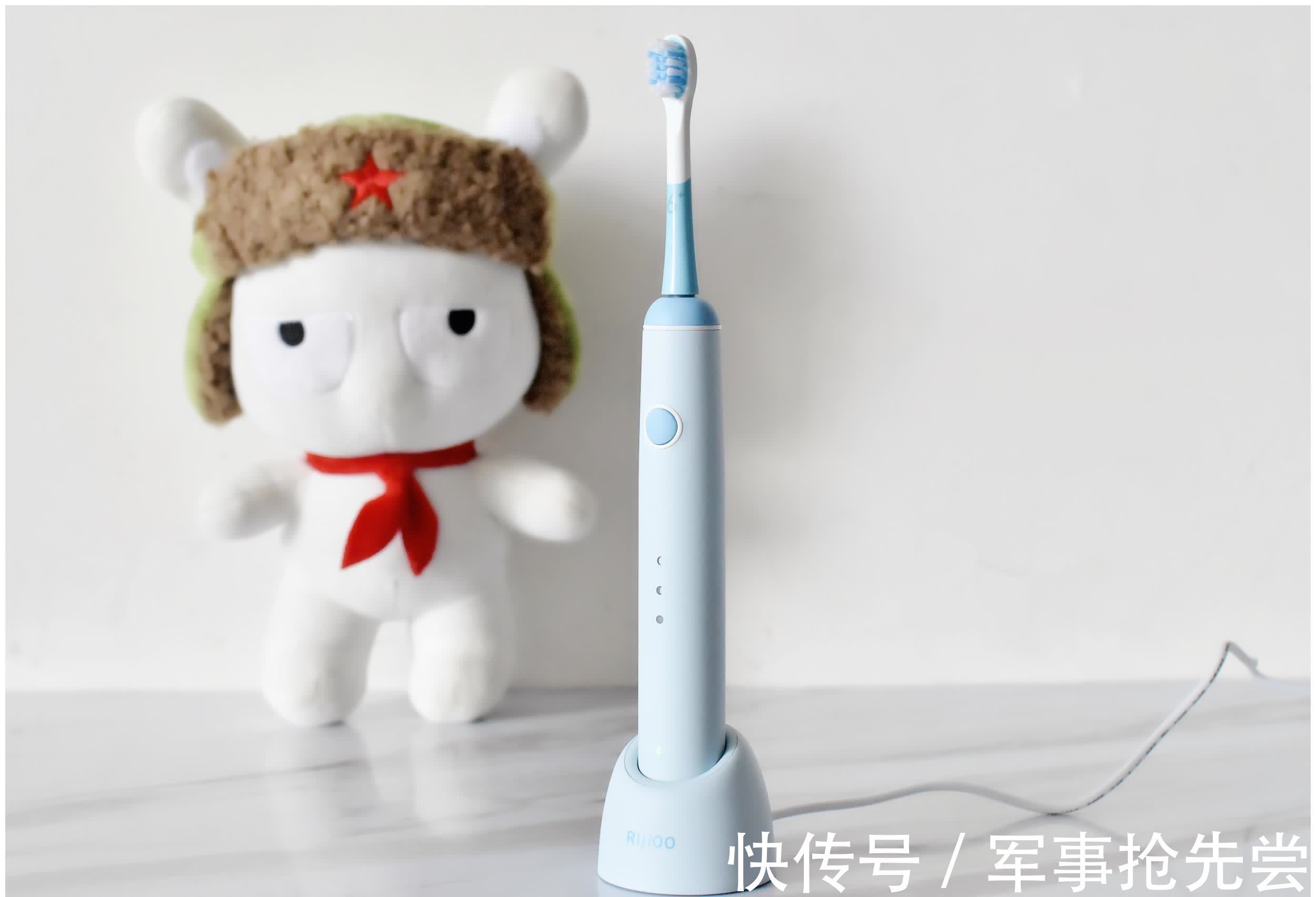 牙刷|RIJIOO瑞吉鸥儿童电动牙刷评测:分龄护齿,让宝宝更爱刷牙