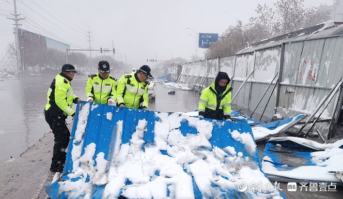 聊城|直击！风雪中聊城街头的逆行者！他们全力守护在路面一线