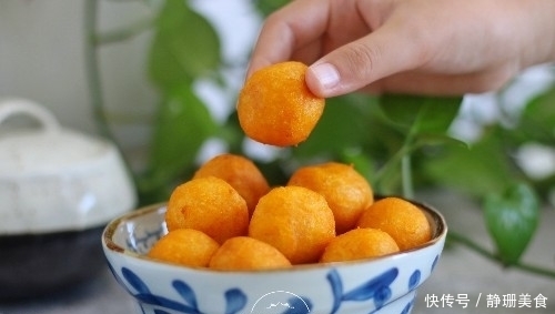 用红薯做可口小零食,香甜软糯,孩子一口一个,眨眼就光盘