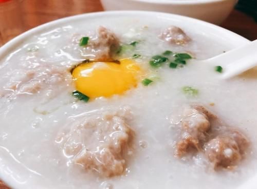 凶险|小米粥养胃是真的吗？医生提醒：喝粥养生有前提，3个要点不能忘