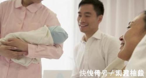 医生|25岁孕妇产龙凤胎刚要缝合,突然喊道“等一下”,医生当场愣住