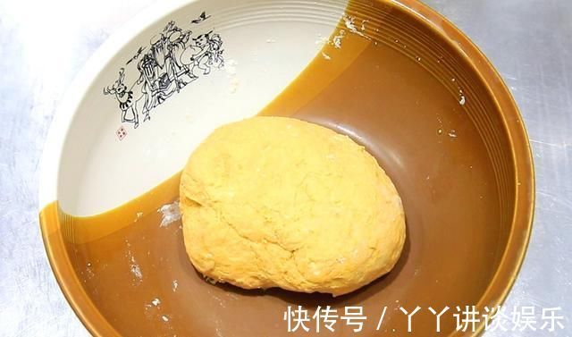 阿飞|南瓜里打2个鸡蛋，竟然这么好吃教你10分钟快速搞定全家早餐