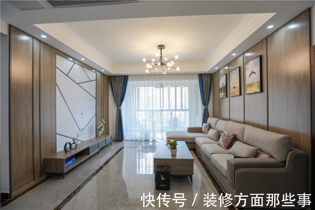 简洁|113平现代风三居室,在客厅黑灰中加入跳跃的亮色点缀