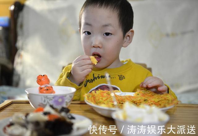 保姆|1岁女儿只吃保姆做的菜,宝妈偷尝一口后,当天就把保姆“炒”了