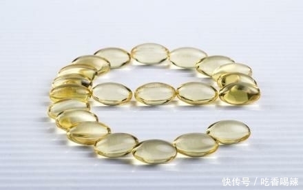 维生素|女人睡前吃一片“维生素E”,坚持一个月,3个好处可能不请自来