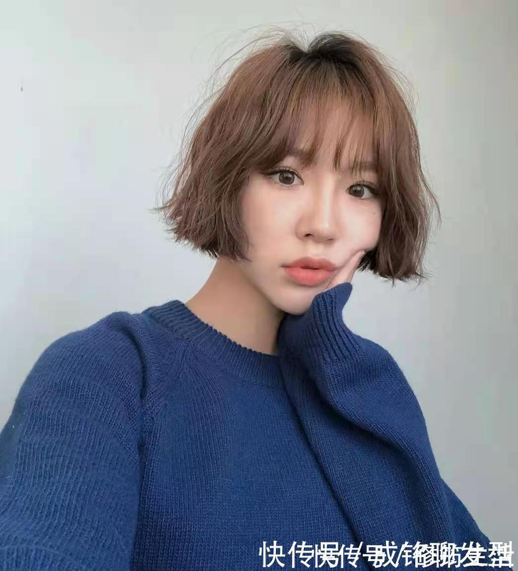 女生|圆脸女生千万别剪齐嘴短发,尽管显脸瘦也很时尚,不适合也是白搭